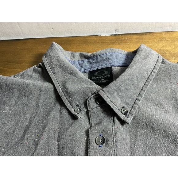Oakley Men's Size Large Gray Long Sleeve Button Down Shirt - Picture 4 of 10